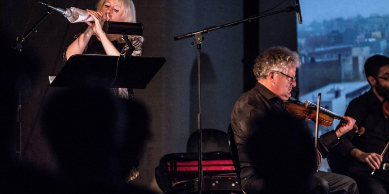 Jennifer Walshe and Arditti Quartet. Foto: Lars Bjarnø.