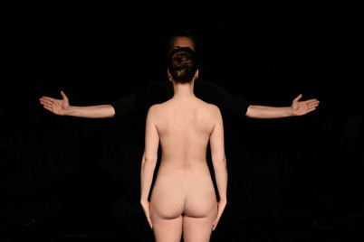 »Sakramente (Natsange)« blev opført af Erica Giacoletto, Kalle Hakosalo, Matias Seibæk og Tomek Szczepaniak. © Alexander Banck-Petersen