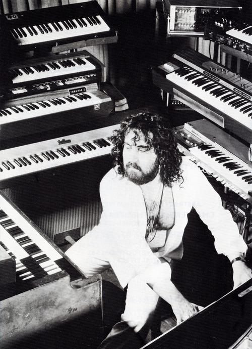 Den græske komponist Vangelis under indspilningen af soundtracket til Ridley Scotts 1982-film Blade Runner. © PR